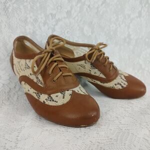 XOXO Lawrence Brown Lace Oxford Flats Size 8